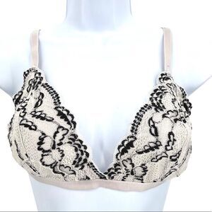 La Senza Gray & Black Lace Large no wire lightly lined